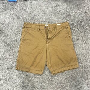 Gap Tan 10” Essential Khaki Shorts
